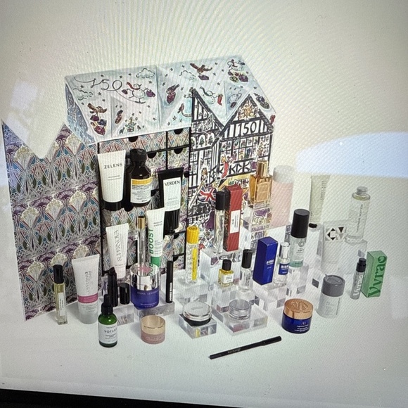 Liberty London Beauty Advent Calendar Worth $1690 - Picture 1 of 2